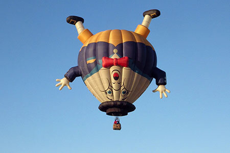 hot air balloon air expansion